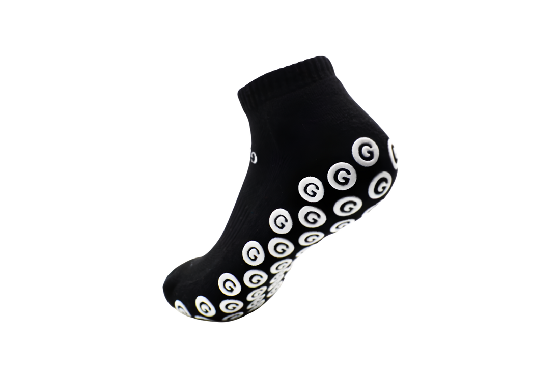 GearFit Eclipse Pilates grip socks in black, alternate view