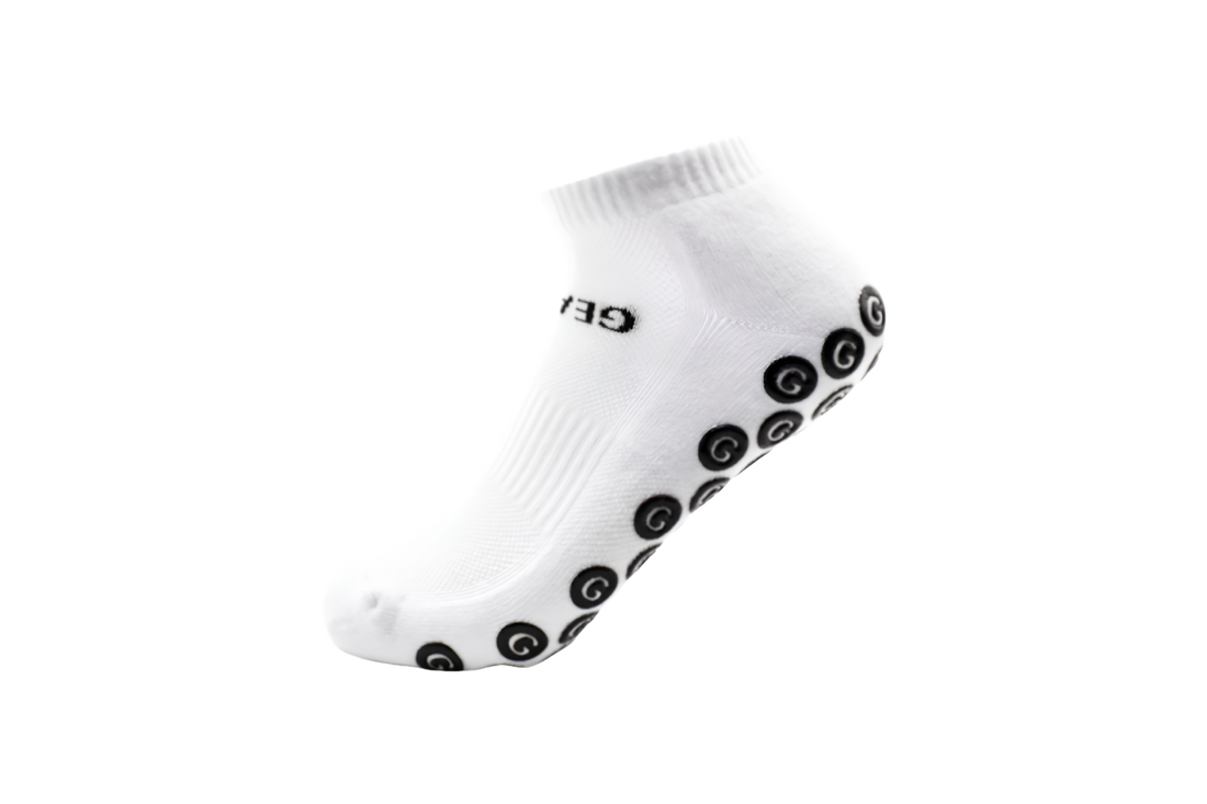 GearFit Halo Pilates grip socks in white